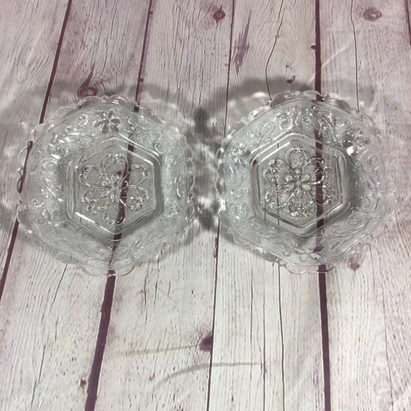 Vintage Clear Glass Textured Floral Scalloped Edge Hexagon Shaped Bowls Set of 2 - Picture 2 of 7